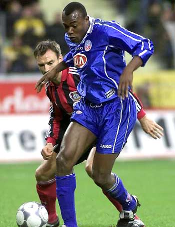 都向我们展 都向我们展